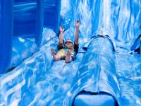 DSC 5386 : End of the school year party water slide