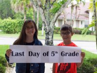 DSC 5320 : Luke Ella Last Day 5th Grade
