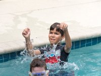 DSC 2903 : Luke Ella Jeff Tyler Ava Pool