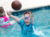 DSC 2905 : Luke Ella Jeff Tyler Ava Pool