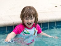 DSC 2936 : Luke Ella Jeff Tyler Ava Pool