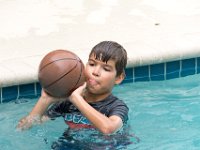 DSC 2945 : Luke Ella Jeff Tyler Ava Pool