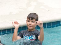 DSC 2948 : Luke Ella Jeff Tyler Ava Pool