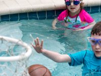 DSC 2972 : Luke Ella Jeff Tyler Ava Pool