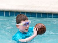 DSC 2977 : Luke Ella Jeff Tyler Ava Pool