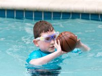 DSC 2979 : Luke Ella Jeff Tyler Ava Pool